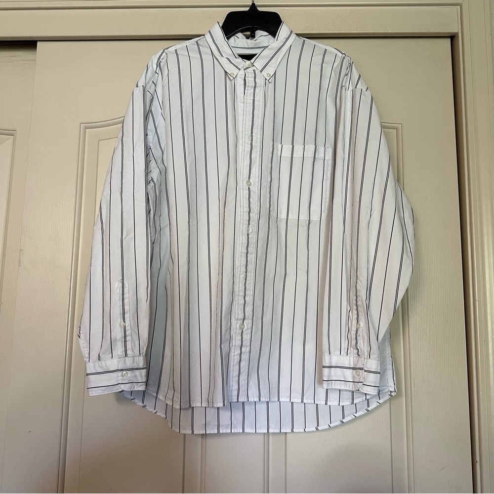 Abercrombie & Fitch White and Black Casual Button Down Shirt